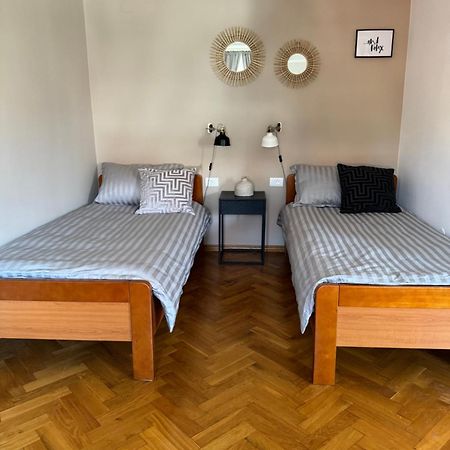 Leone Apartments With Free Parking Пула Екстериор снимка