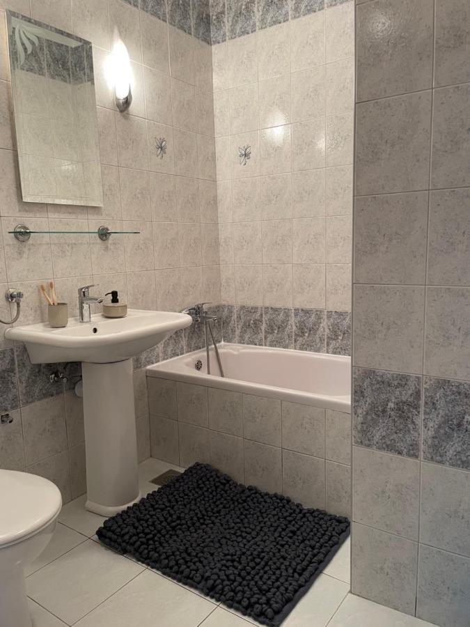 Leone Apartments With Free Parking Пула Екстериор снимка