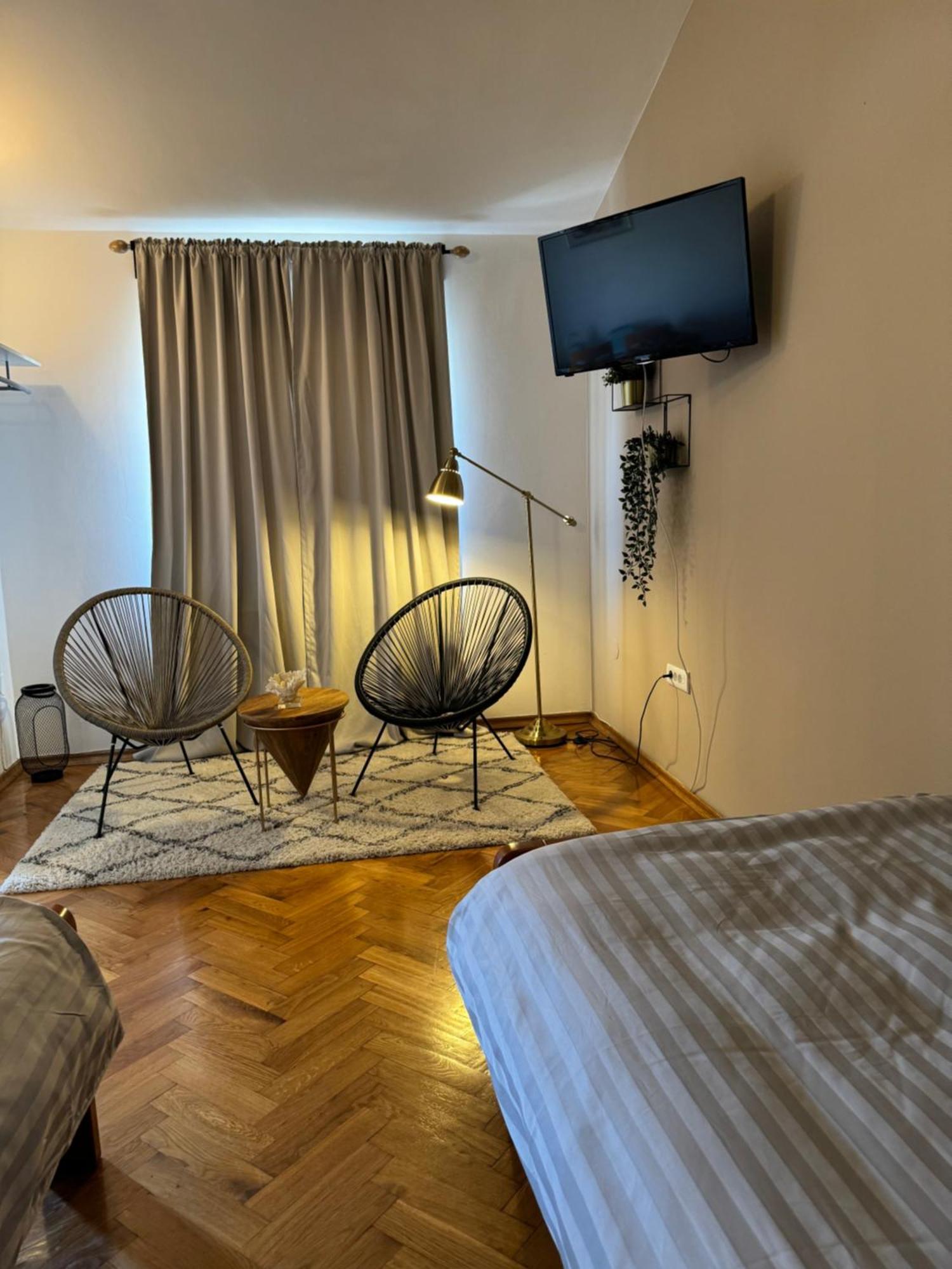 Leone Apartments With Free Parking Пула Екстериор снимка